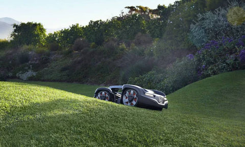 La mejor cortacésped robot para 4.000 m²: modelos potentes para jardines grandes